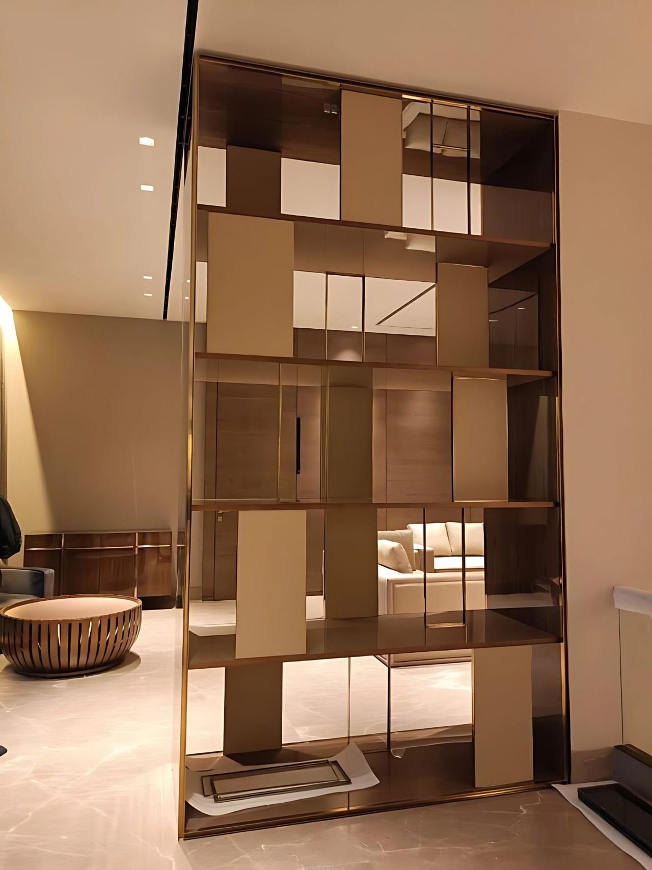 Metal display shelving